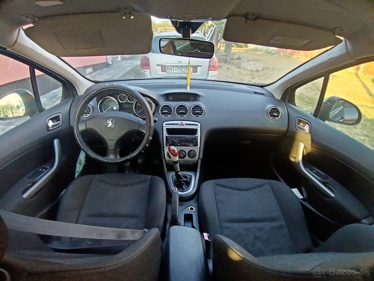 Peugeot 308 1.4 benzín - 5