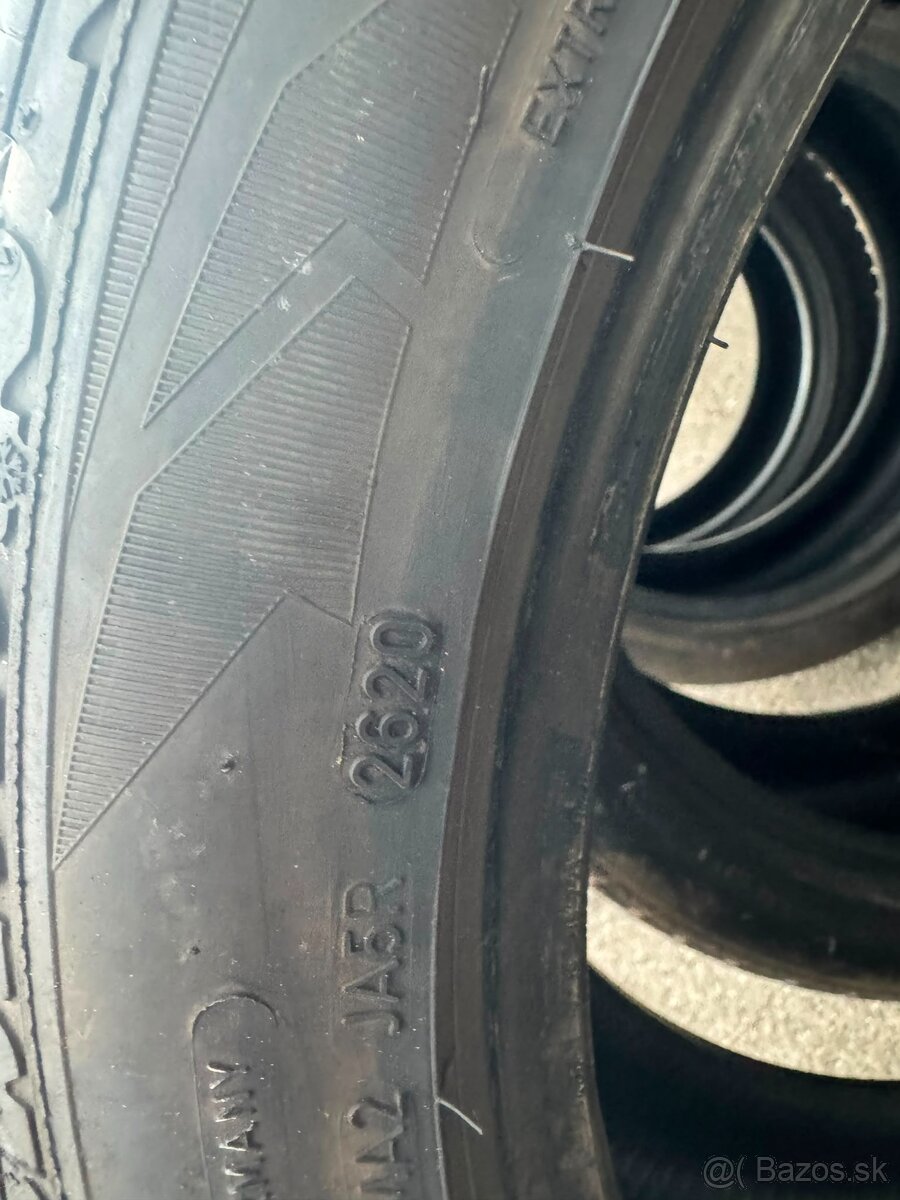 Zimne pneu Goodyear 245/45 R19 - 5
