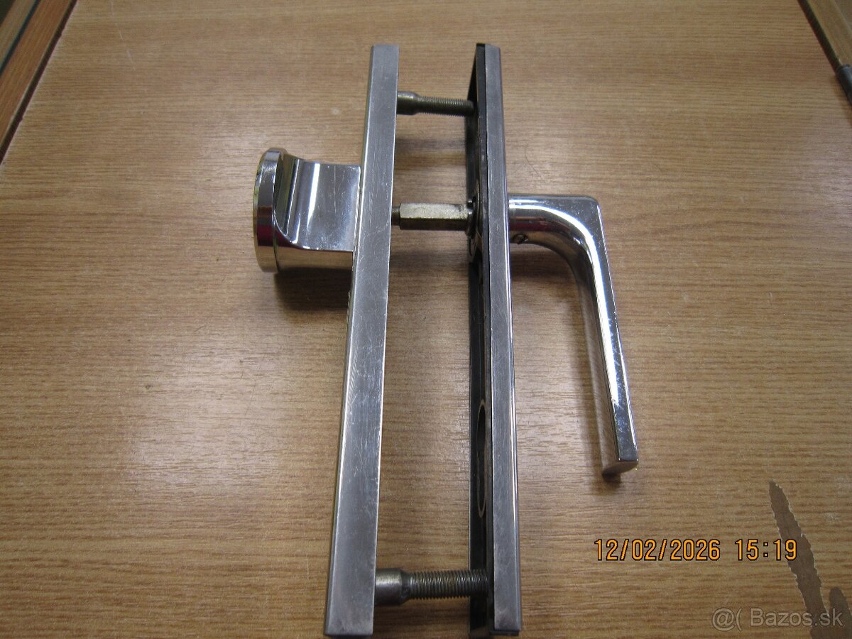 Bezpečnostné kovanie na dvere - 5