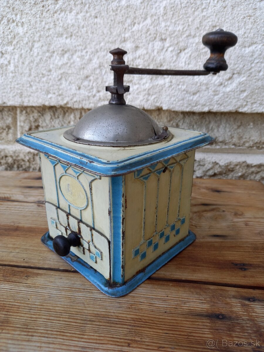 starožitný plechový mlynček - 5