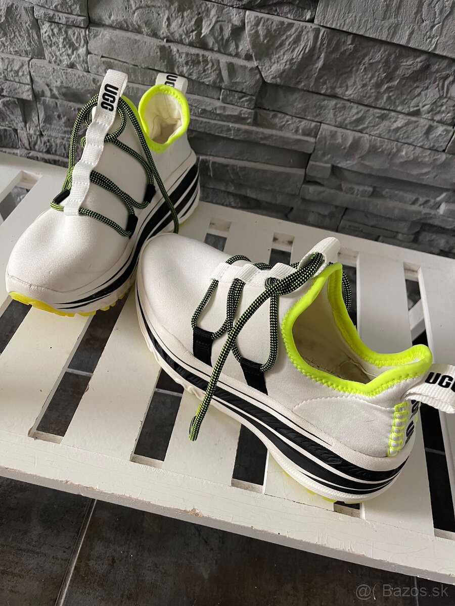 UGG v.38 - 5
