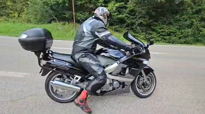 Kawasaki ZZR -600 - 5