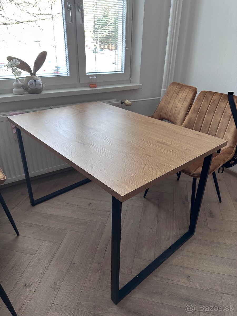 Jedalenský stôl - 5