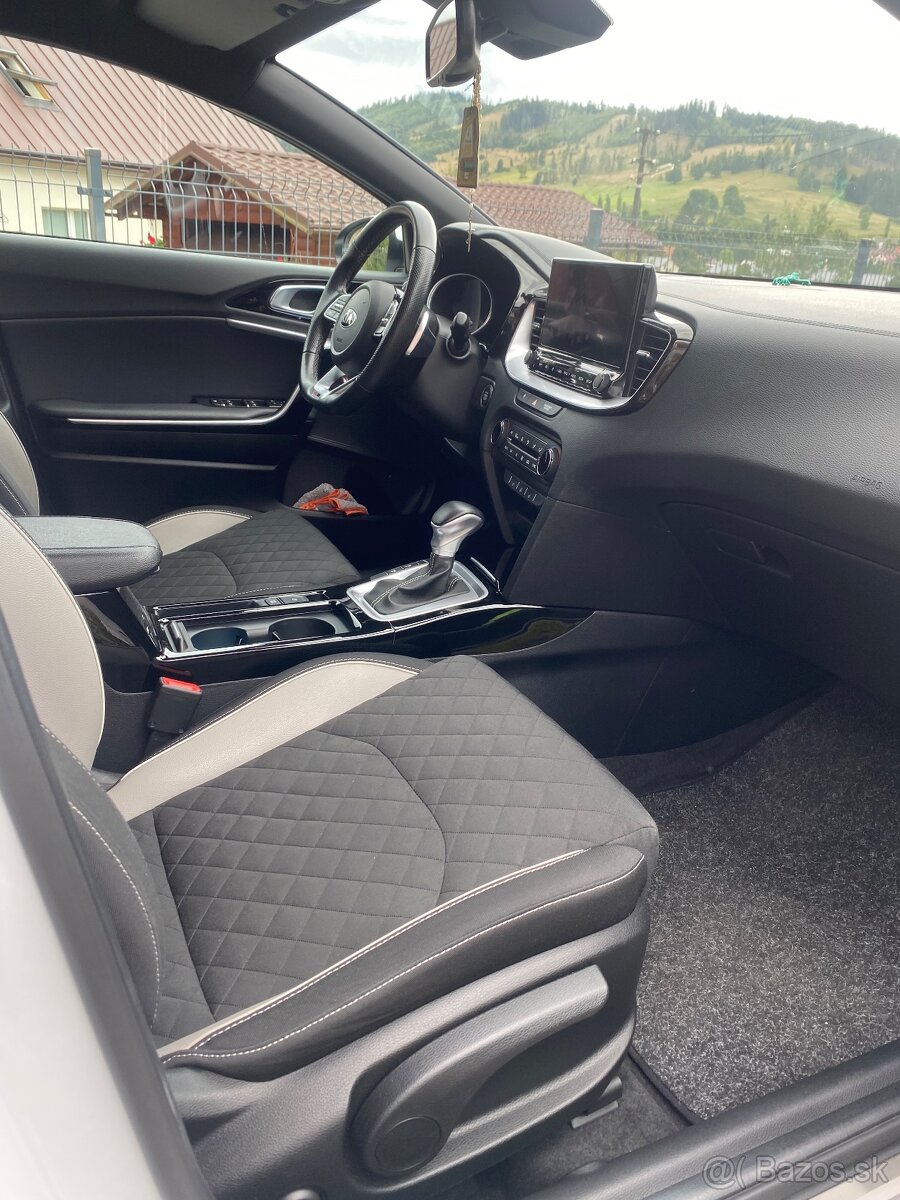 Kia proceed gt - 5