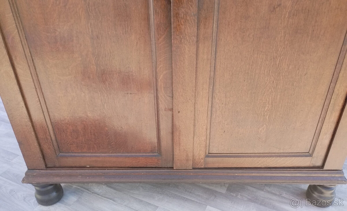 Skriňa starožitná dubová. - 5