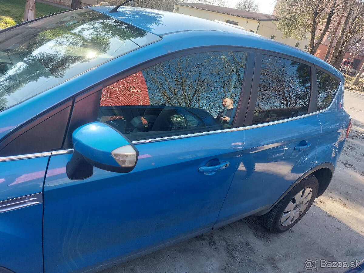 Rozpredám Ford Kuga 4x4 2.0 TDCI. 2008 - 5