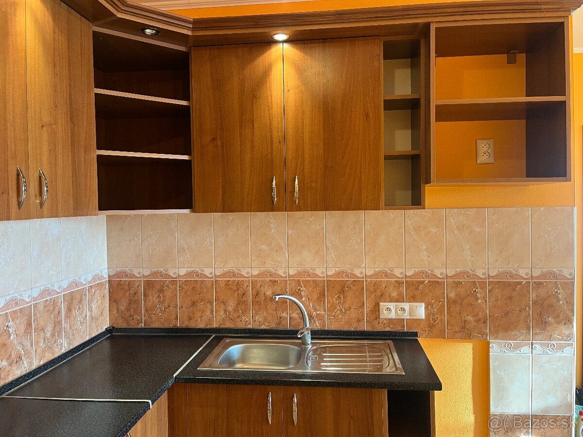 Kuchynska linka cela - 5