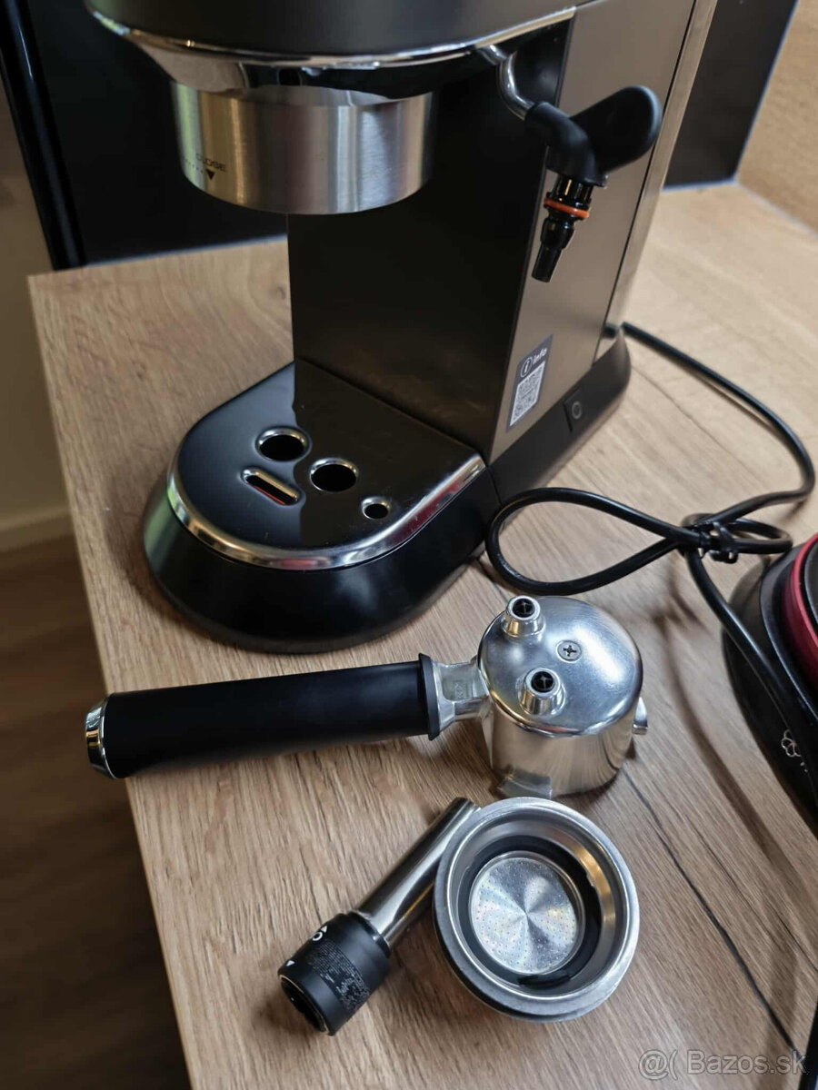 De'Longhi Dedica EC 685.BK - 5