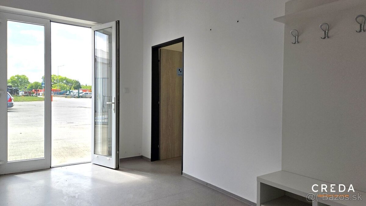 CREDA | prenájom komerčný objekt, Nitra, Novozámocká - 5