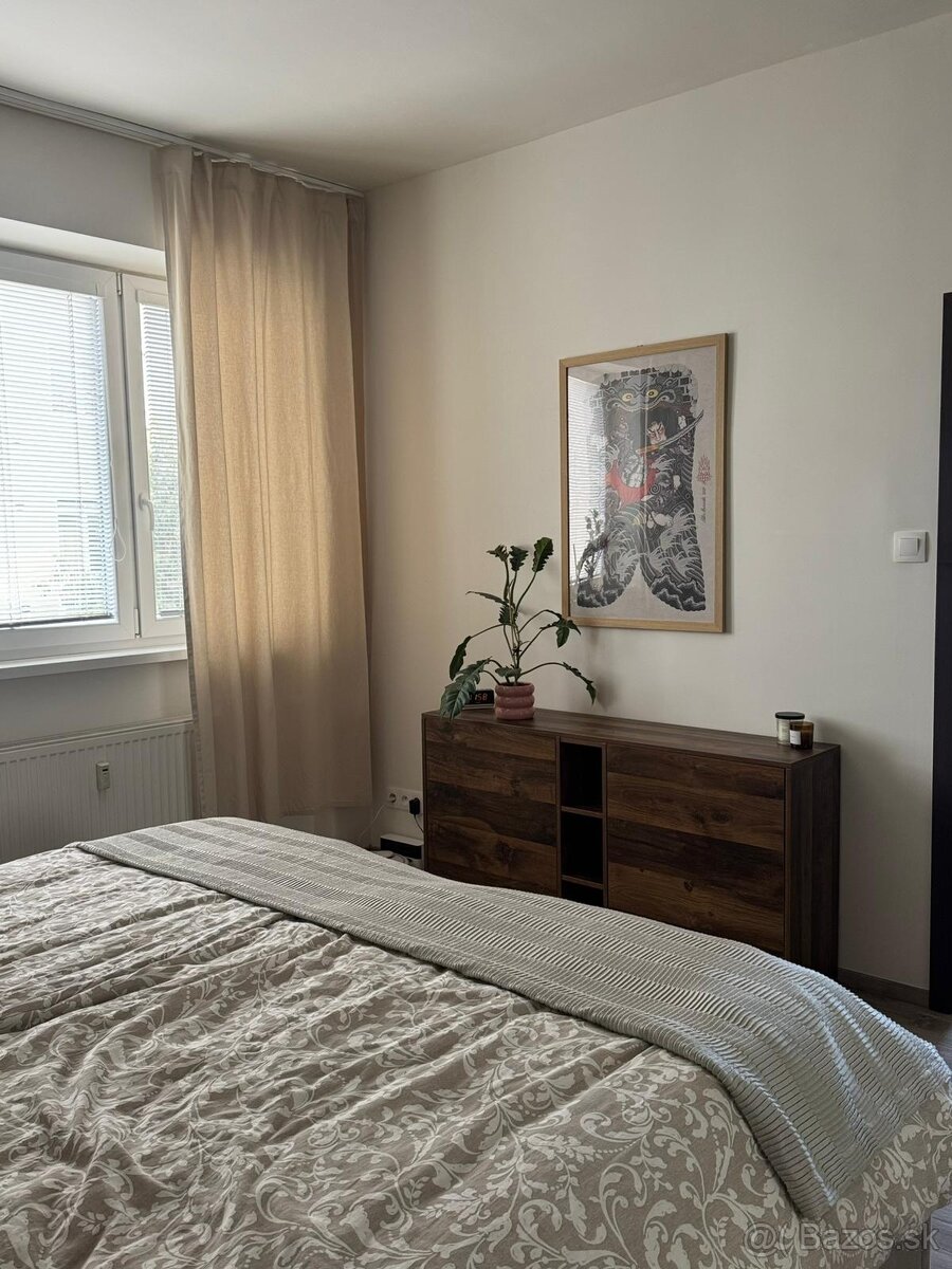 2 Izbový byt v blízkosti Nív a Eurovea - 5