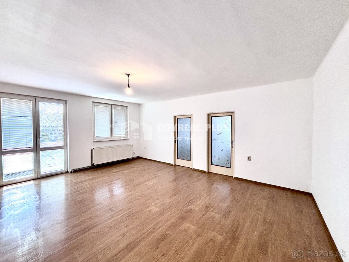 Ponúkame Vám na prenájom 3 izbový byt v centre mesta Nové Zá - 5