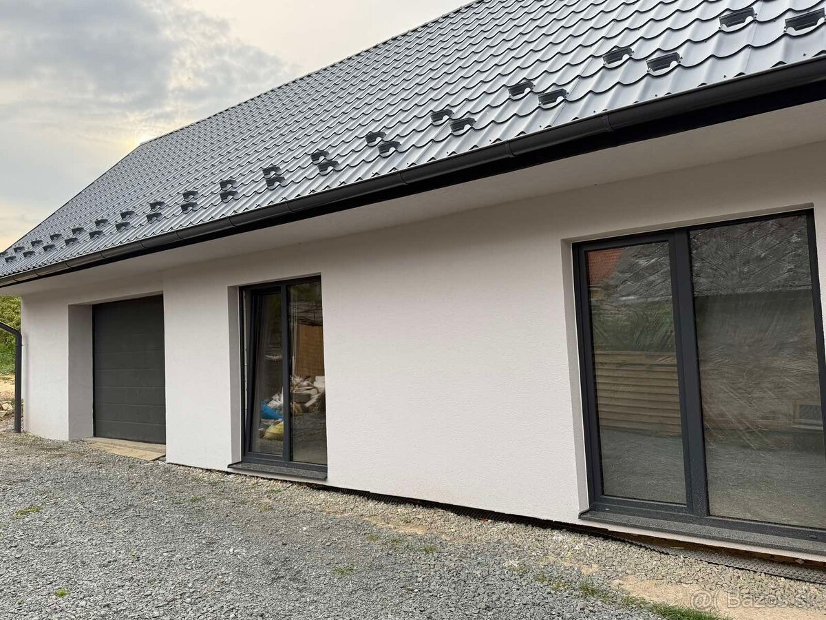 Rodinný dom s veľkým pozemkom a garážou v obci Medzany - 5