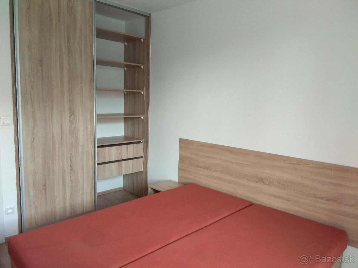 BEZ RK: MALÝ 2i BYT NA NIVÁCH S PARKOVANÍM - 5