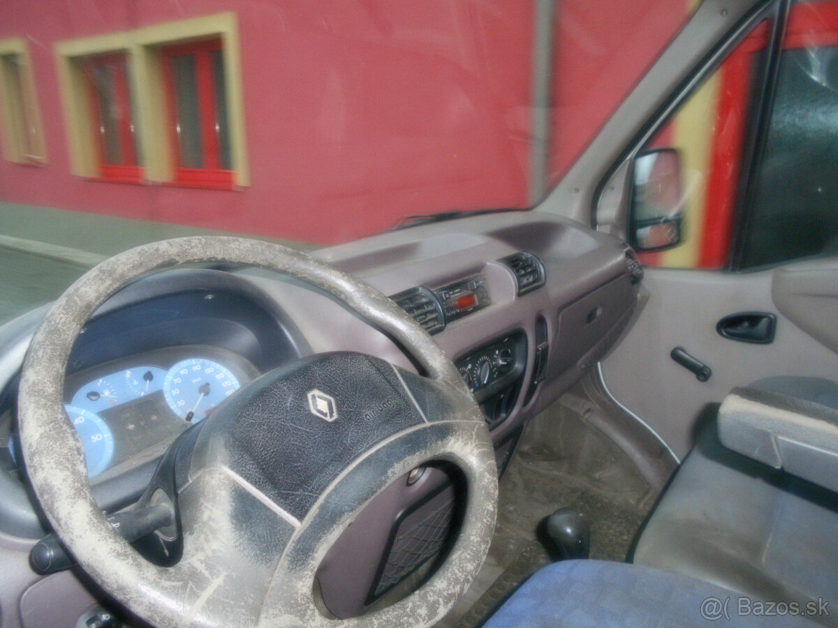 Renault TRAFIc - 5