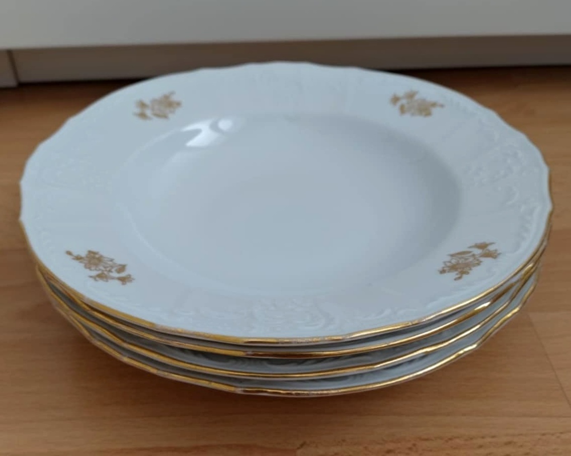 Biely porcelánový set so zlatými ornamentmi - 5
