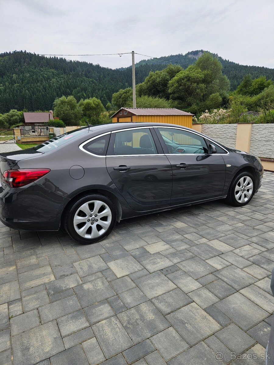 Predám opel Astru j - 5