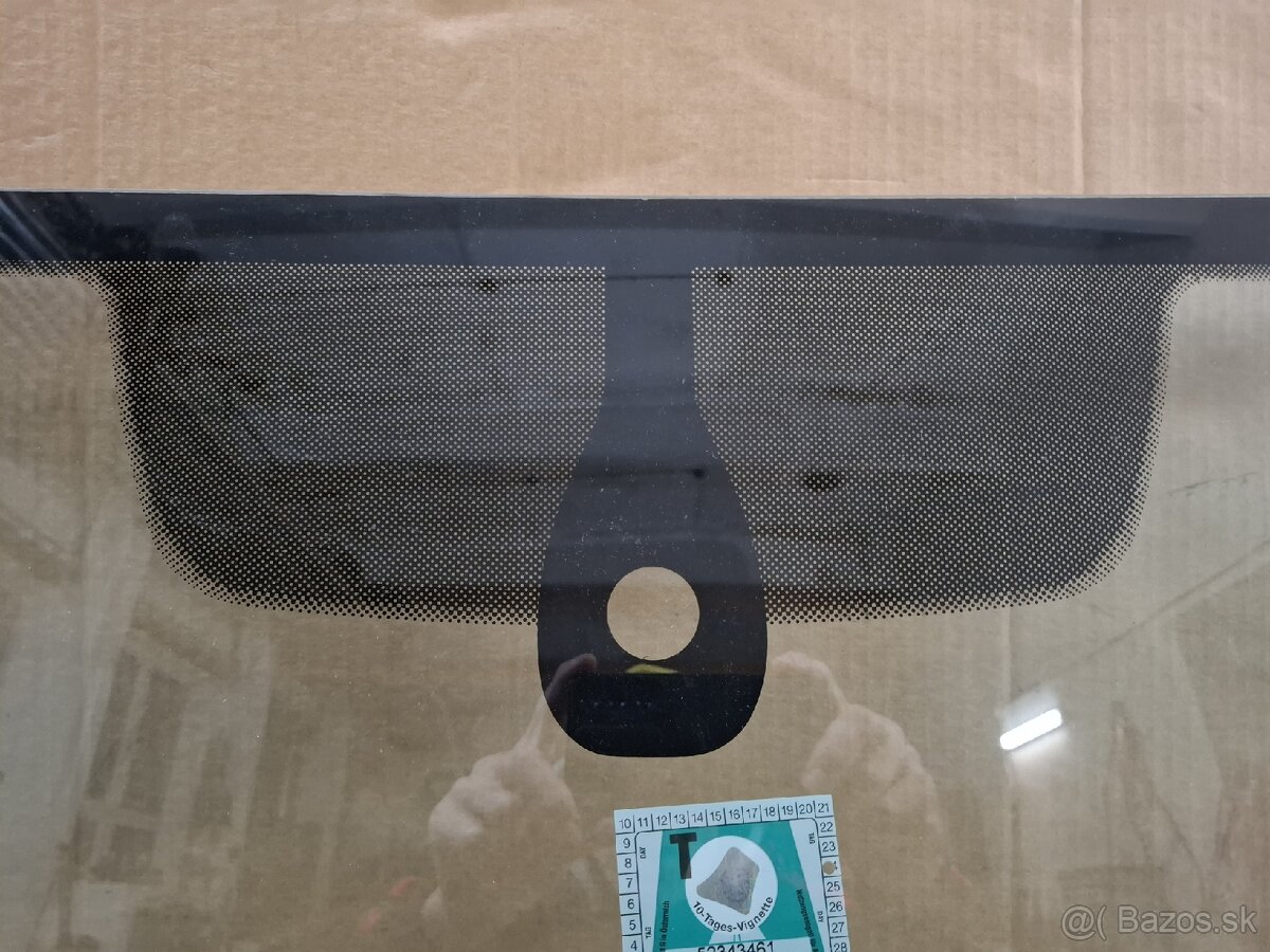 čelné sklo Passat B8, lišty, senzor - 5