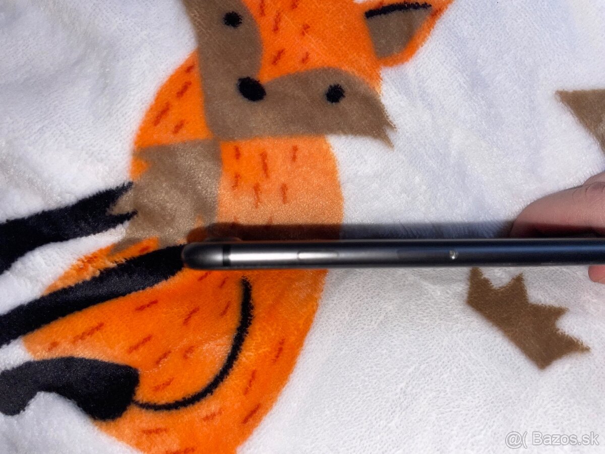 Apple iPhone 8 Plus – 64 GB – plne funkčný - 5