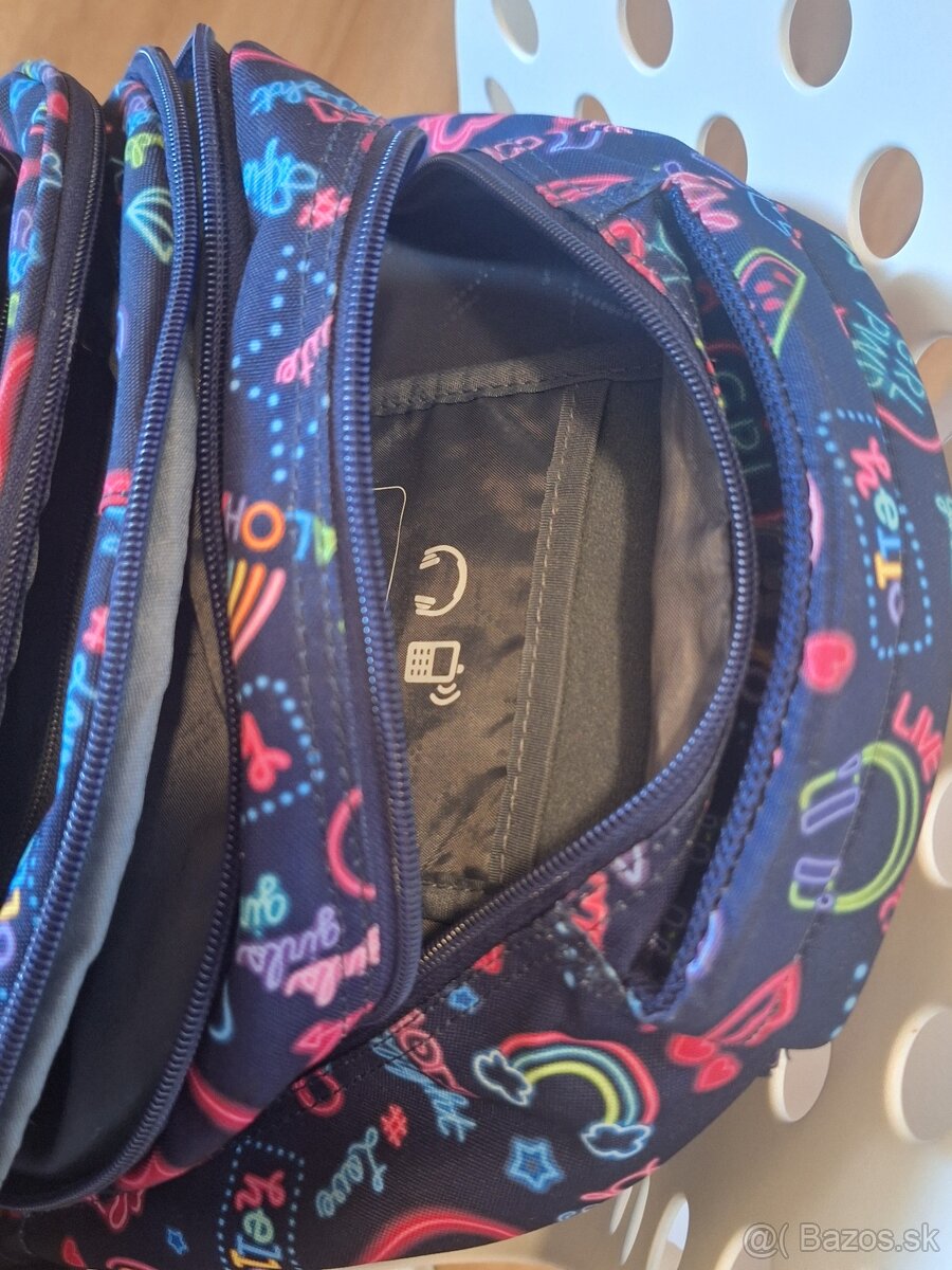 ŠKOLSKÁ AKTOVKA - 5