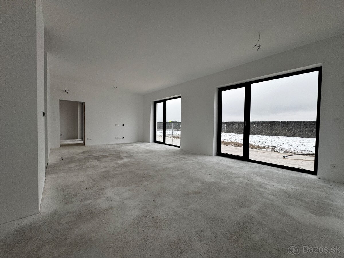 5i dom | pozemok 417m2 | 2x parking - 5