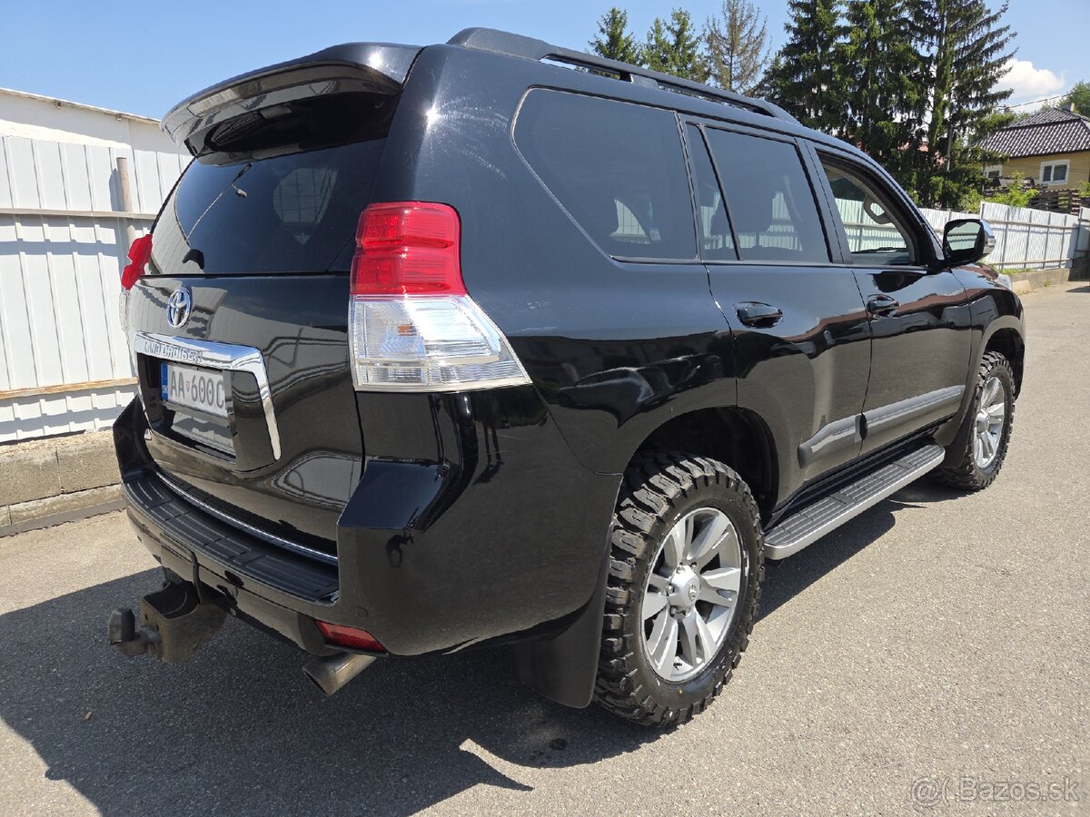 Toyota Land Cruiser 3.0I D-4D Premium A/T