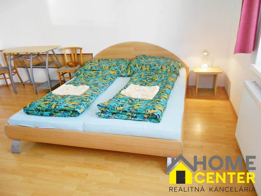 Na predaj :7 izbový rodinný dom - ubytovanie Podhájska , - 5