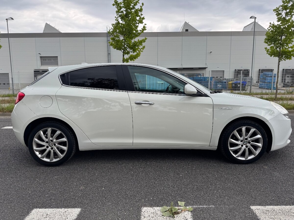 Alfa Romeo Giulietta 1.6 multijet Nová STK - 5