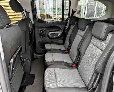 Toyota Proace City verso Family - 1,5 Hdi /131 PS/, A/T - 5