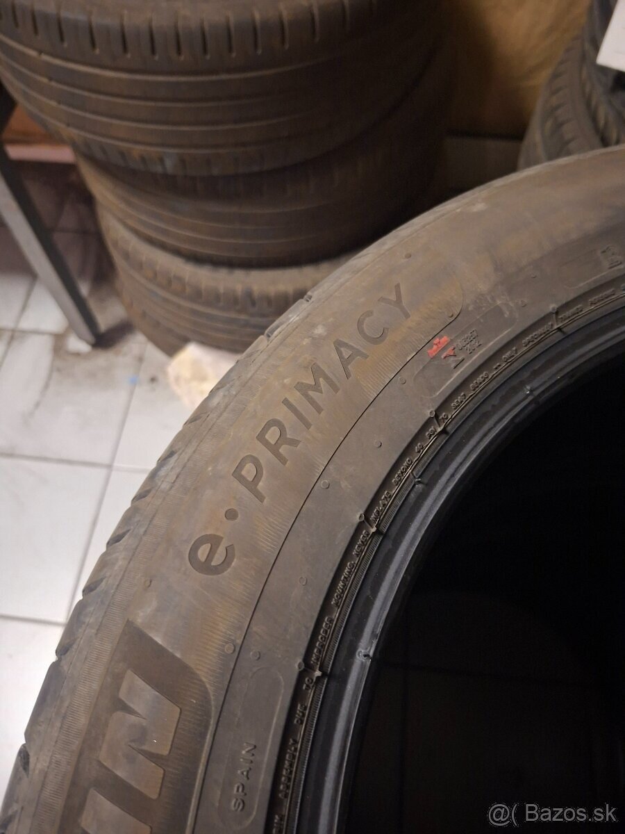 Michelin 225/55 R19 - 5