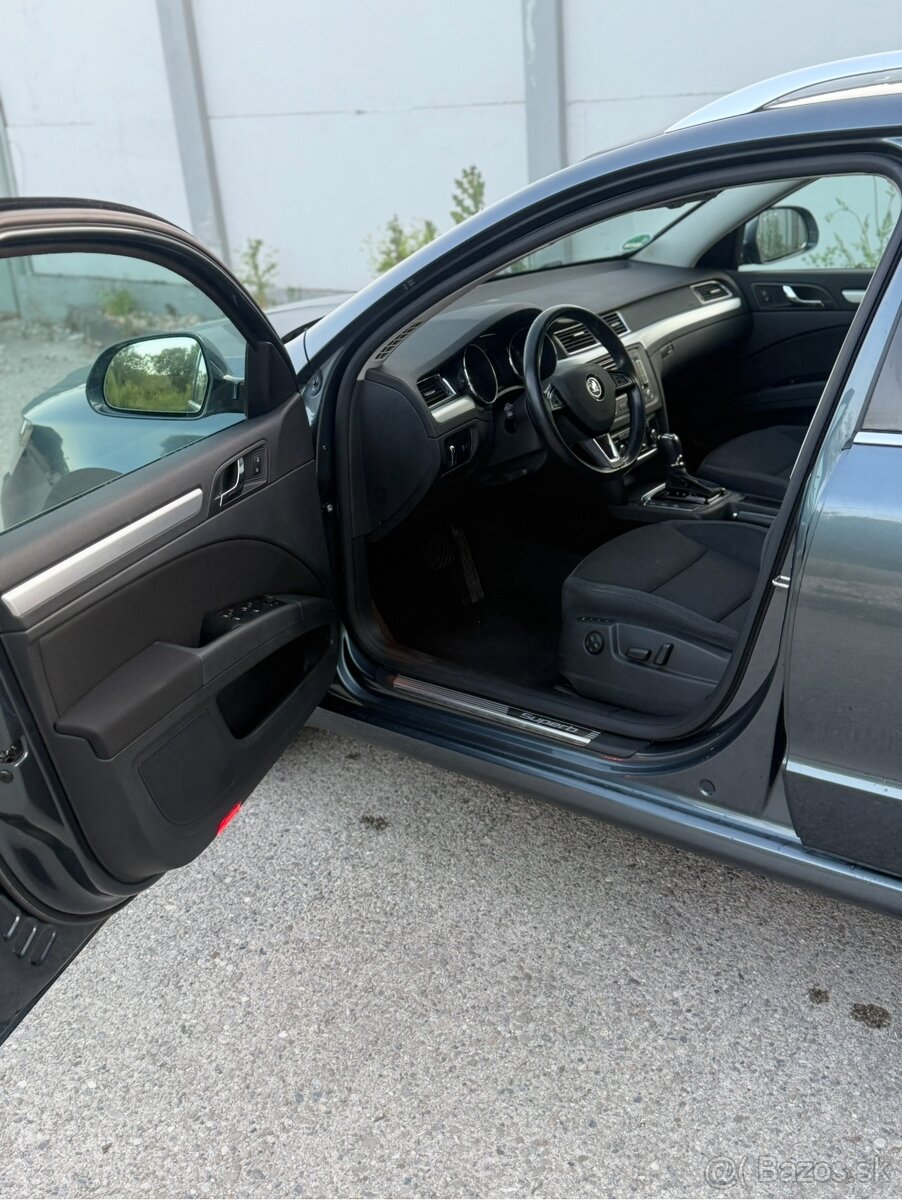 Škoda Superb 2.0 TDI DSG 4x4 maximálne zachovala - 5