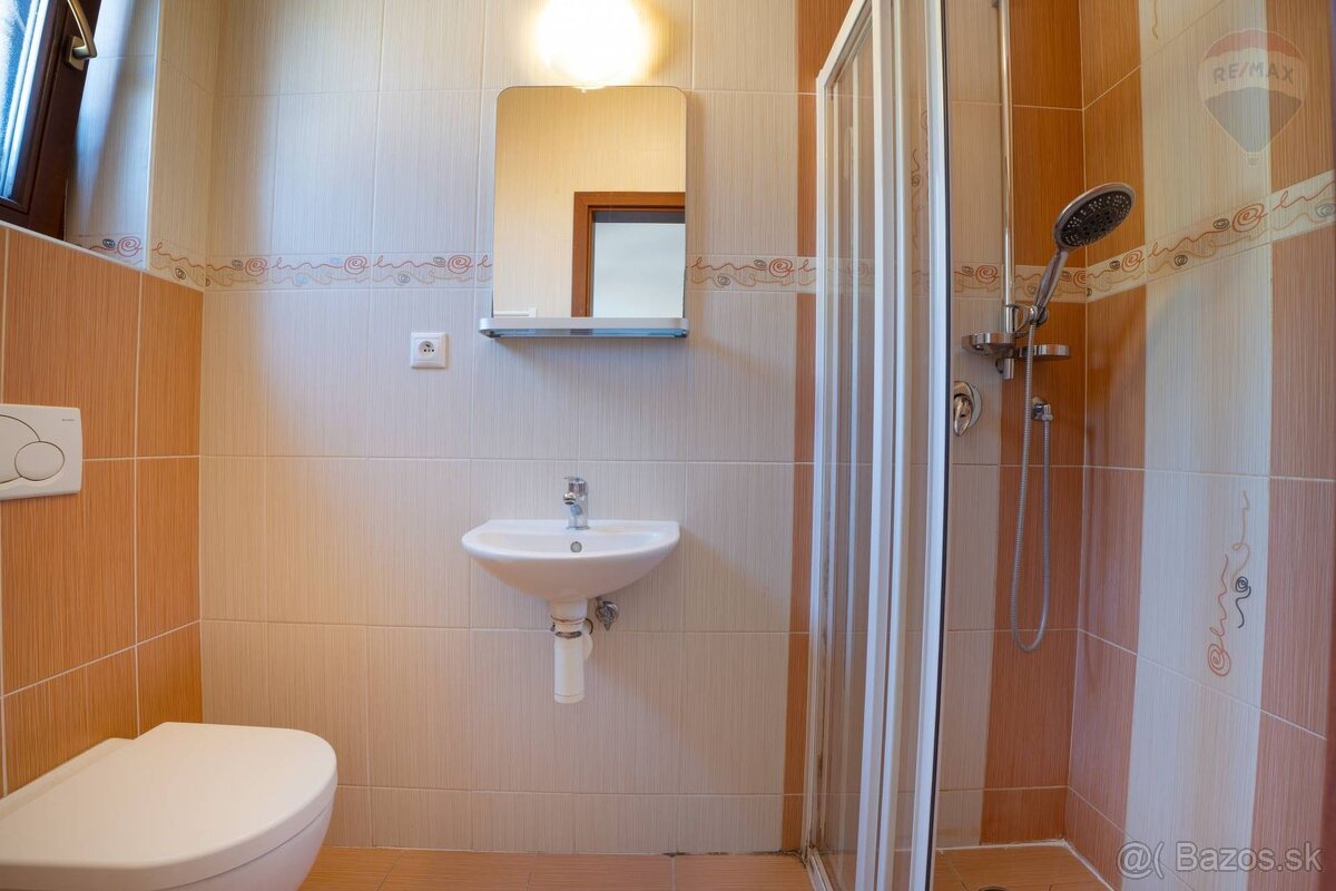 5-izbový rodinný dom s garážou v Kalinkove - 5