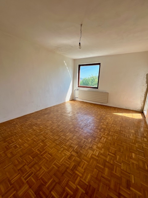 Veľký rodinný dom na Čermáni, bývanie aj podnikanie - 5