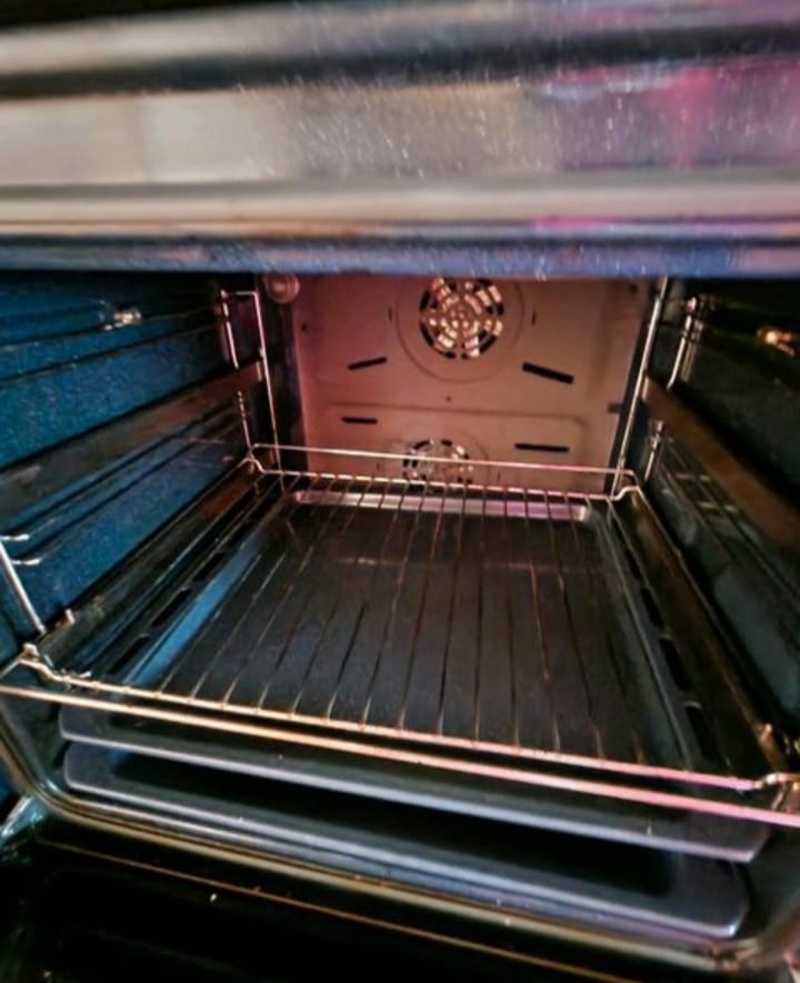 Velká kuchyně z masivu se spotřebiči, 5399 - 5