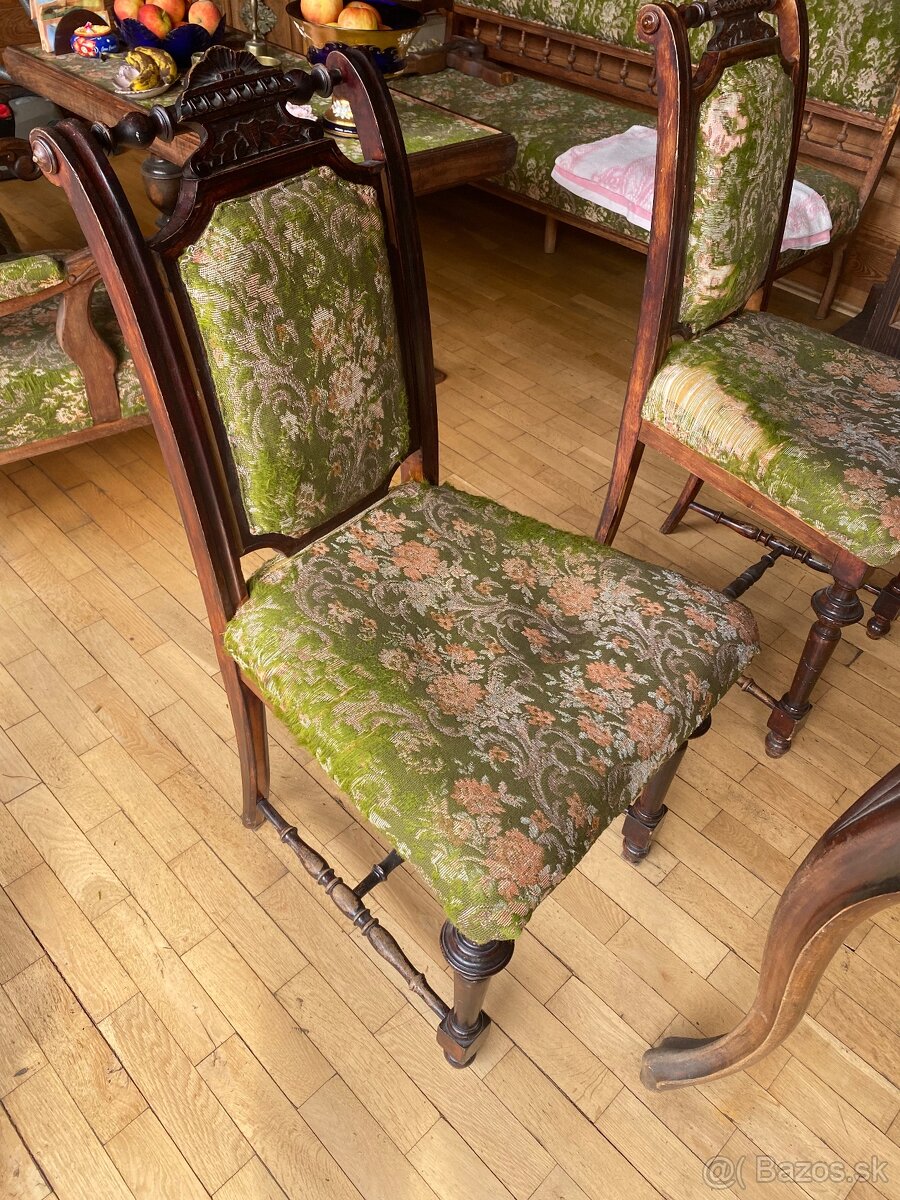 Predam starozitny stôl a stolicky - 5