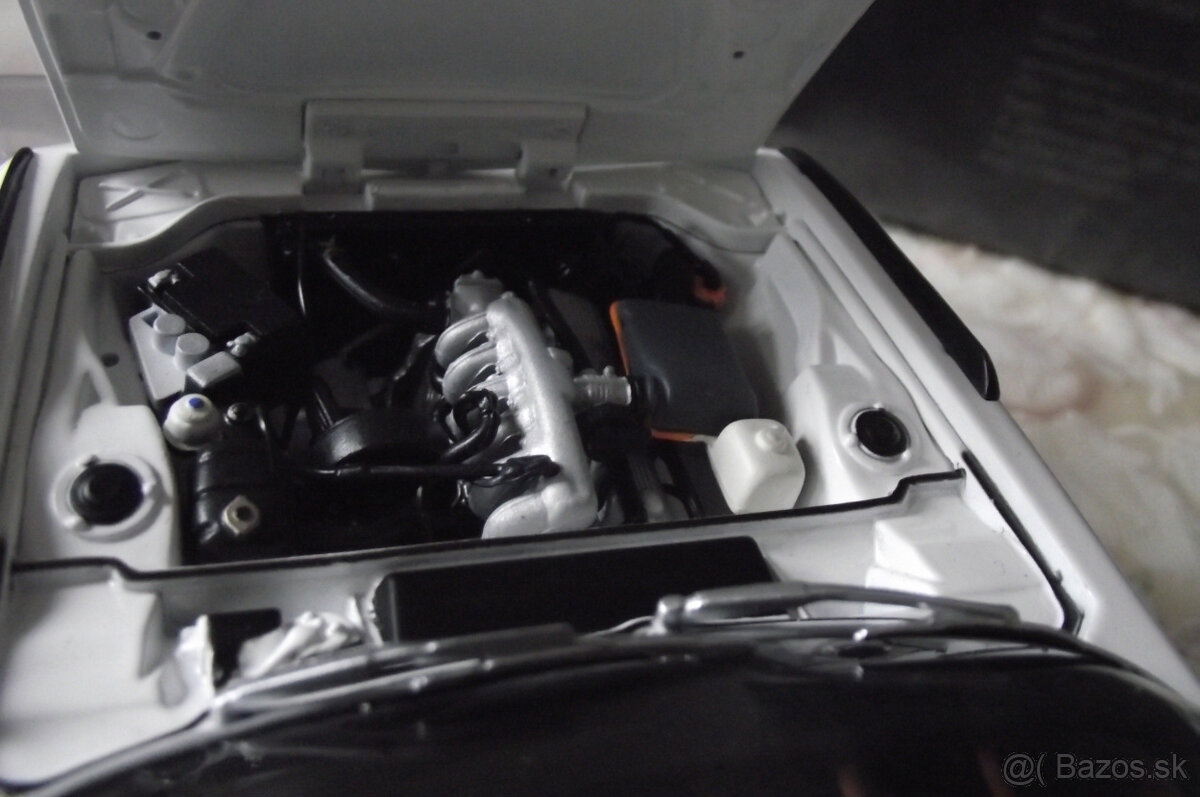 1:18 BMW 3.0 CSL - 5