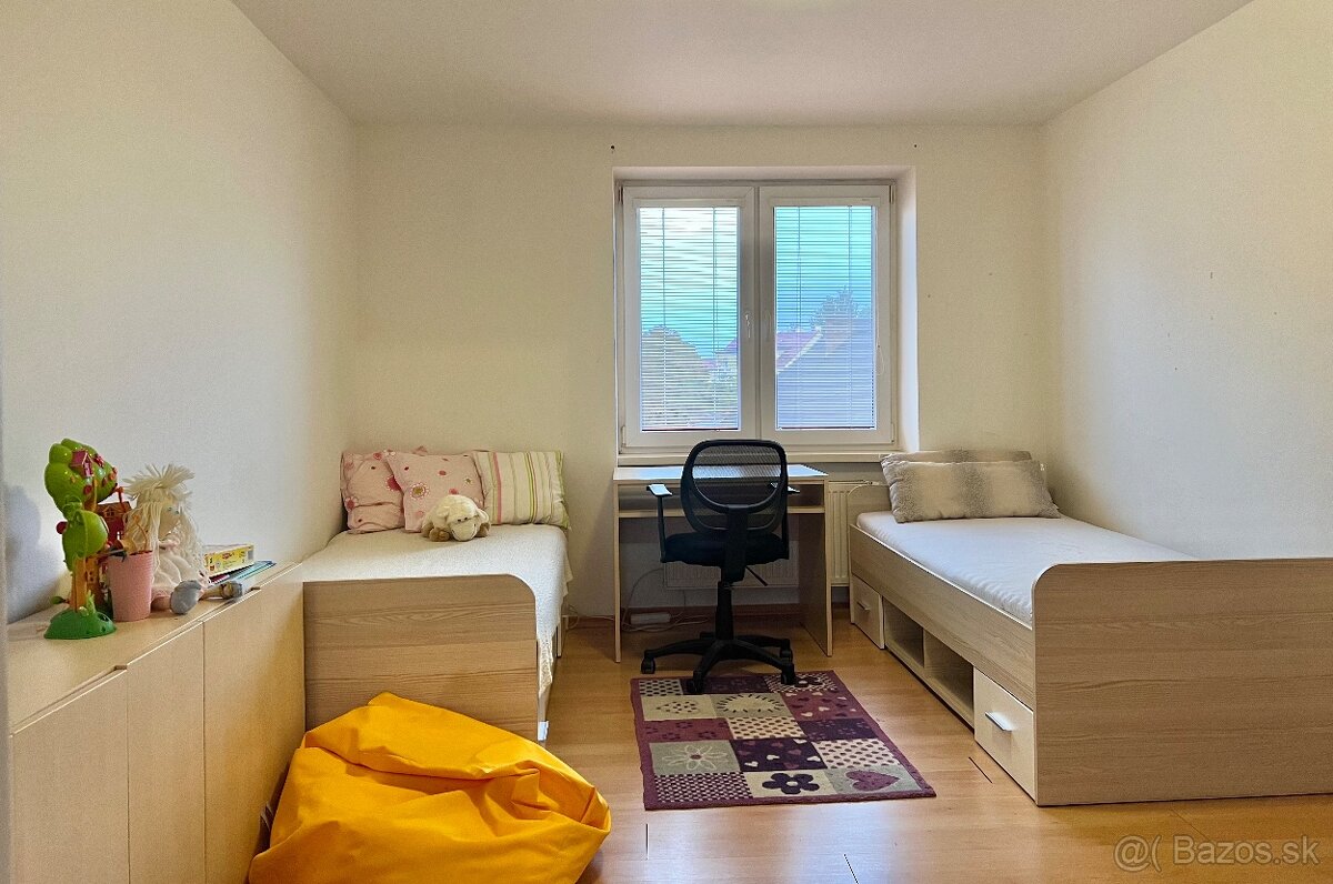 Prenájmem 3 izbový byt v centre Nových Zámkov - 5