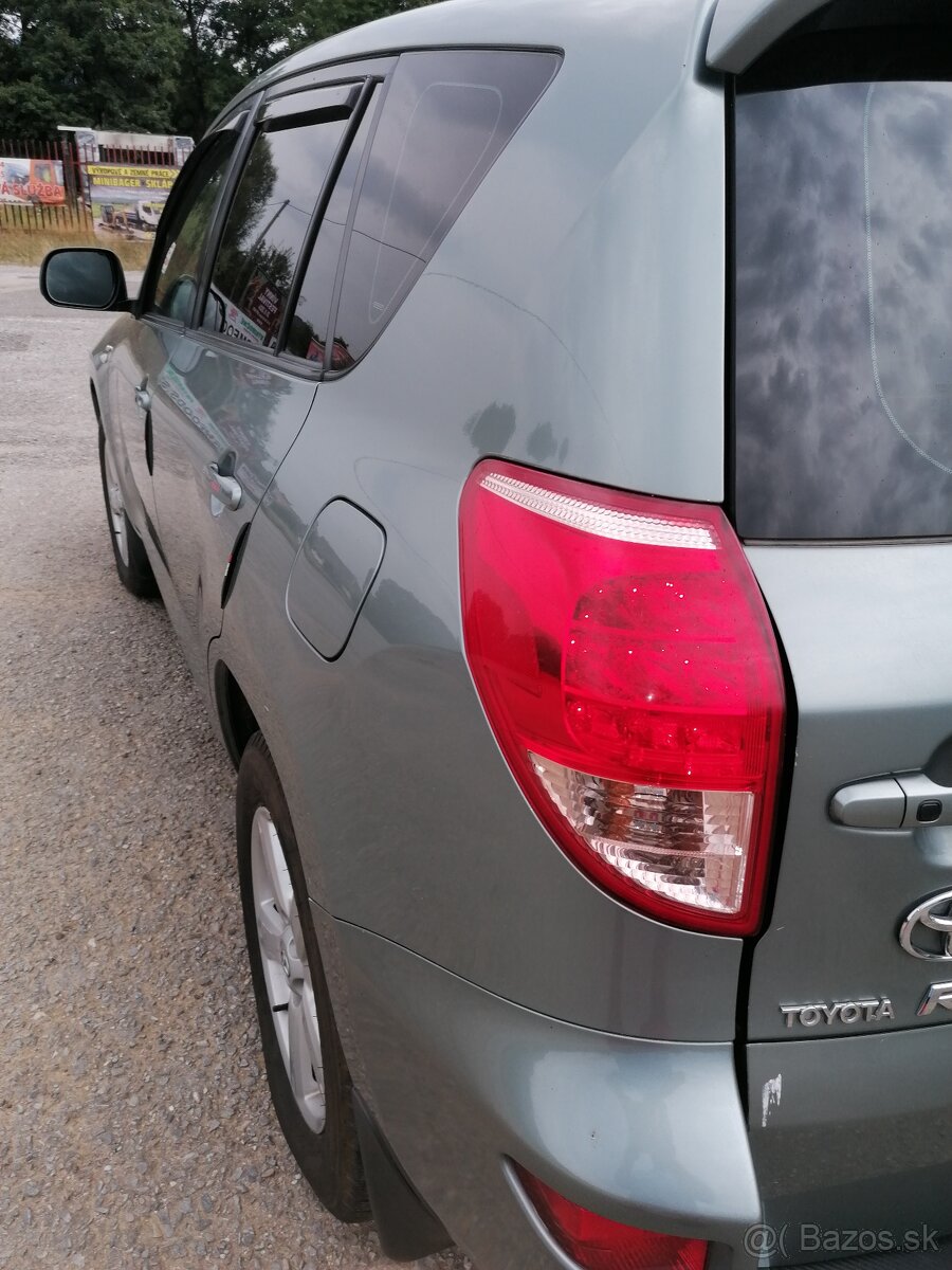 Toyota RAV 4 2,2 D 2006 - 5