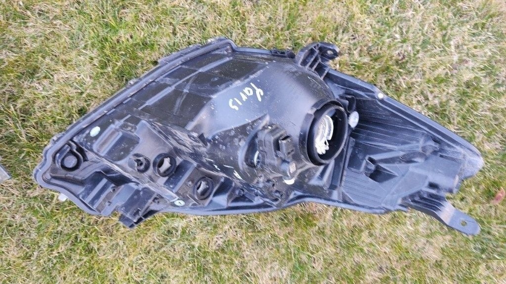 Toyota Yaris 3 III 2017 - 2020 - Predne svetlo lampa - 5