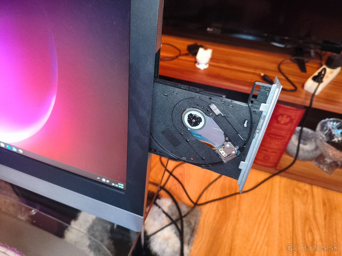 HP EliteOne 800 G2 23-inch i3-6100,250 GB SSD, 16 GB RAM - 5