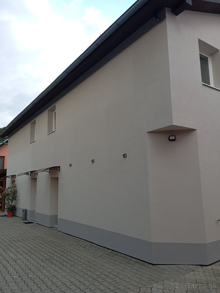 Predam dva objekty slúžiace na ubytovanie - 5