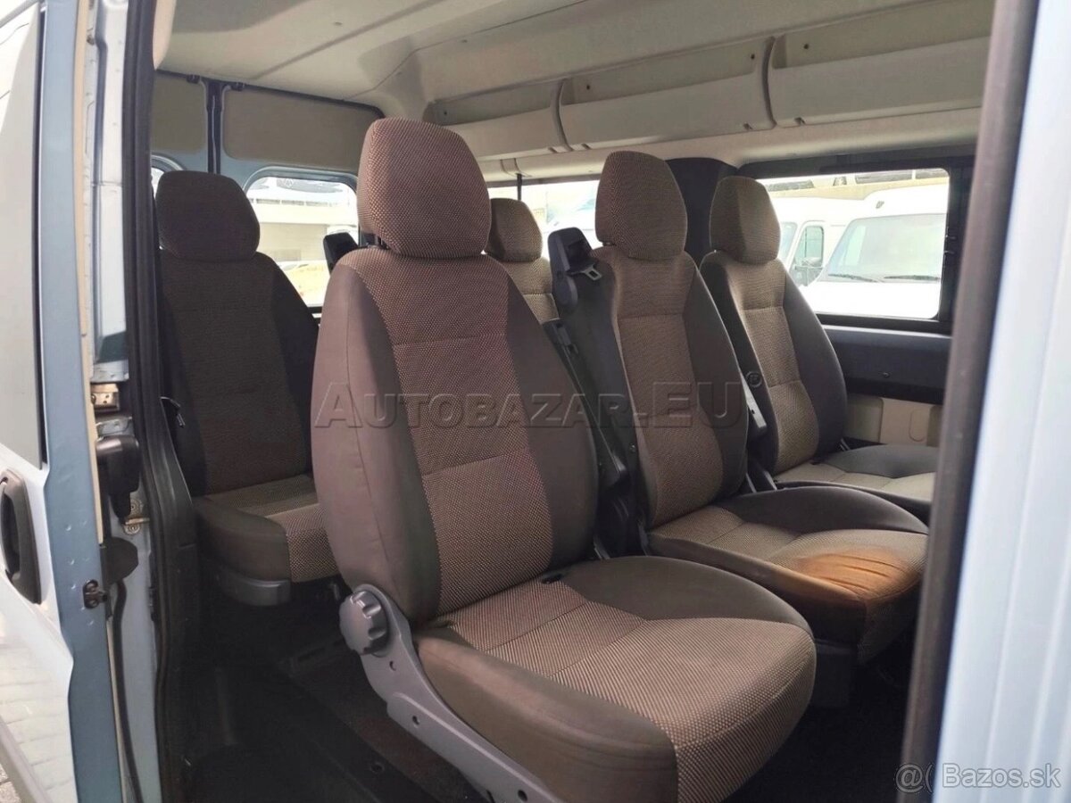 Prenájom 9 miestnej dodávky - 5