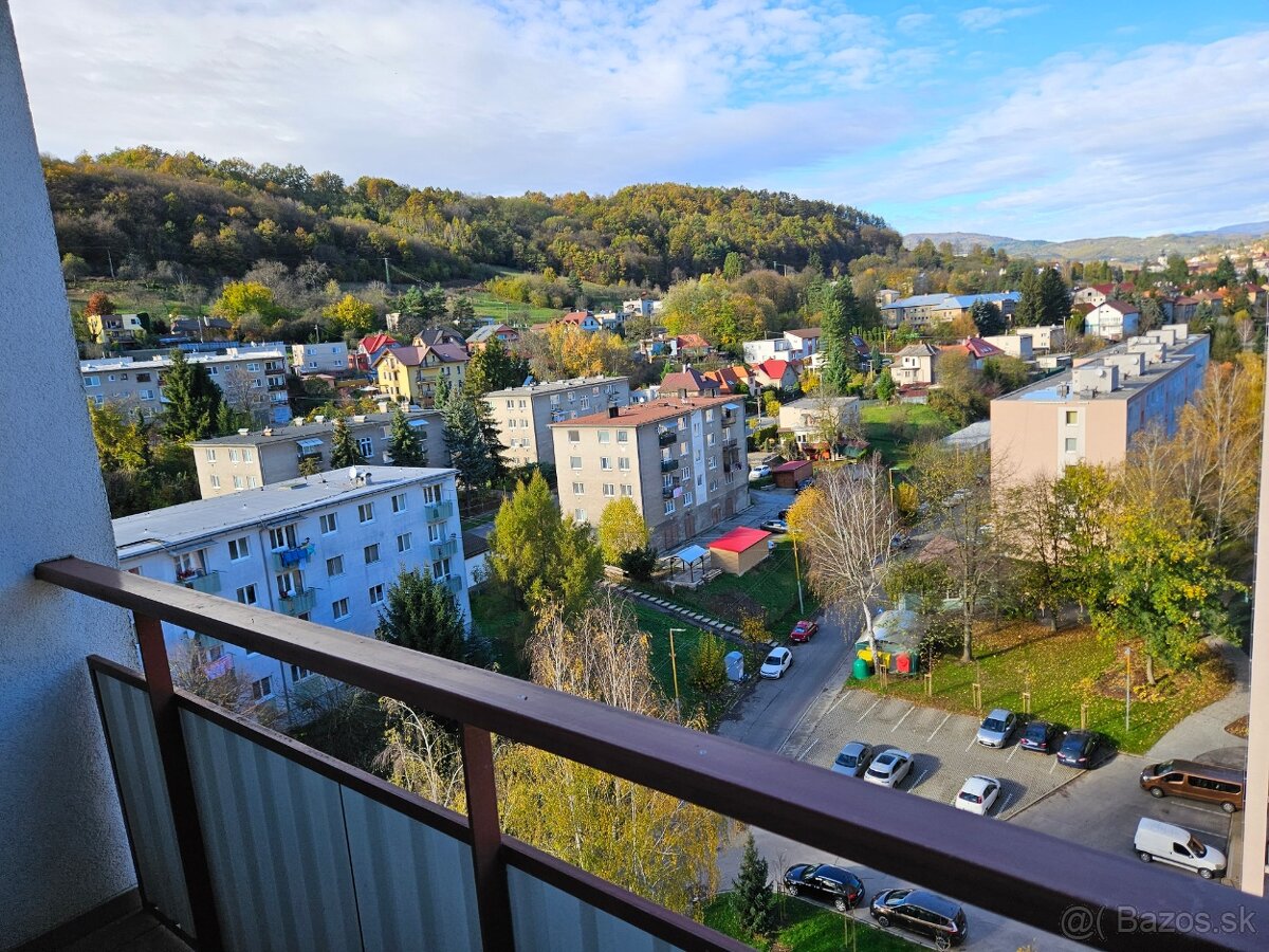 Predám slnečný priestranný 3-izbový byt v Novej Bani (74 m²) - 5