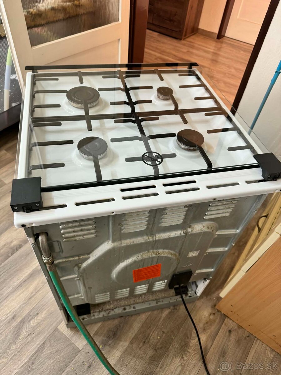 Predam sporak Mora K864AW - 5