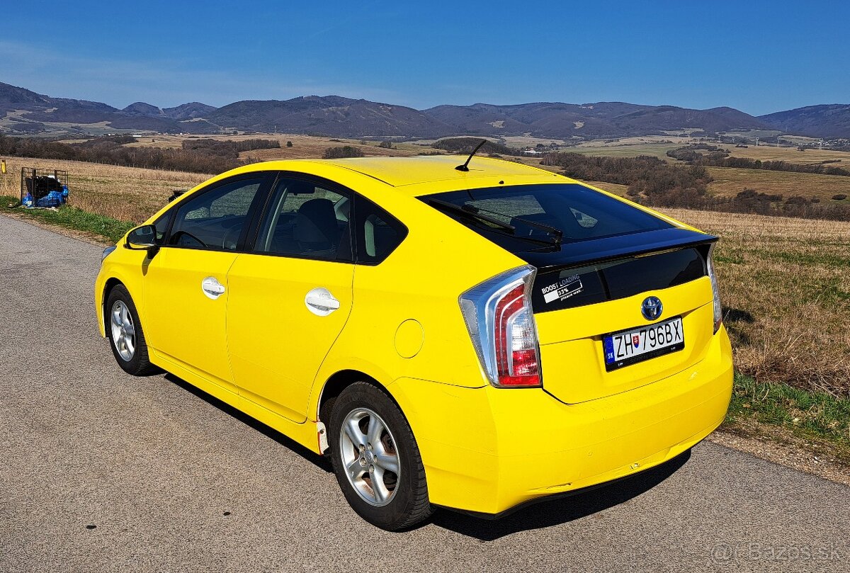Predám Toyota Prius 1.8 Hybrid 2012 - 5