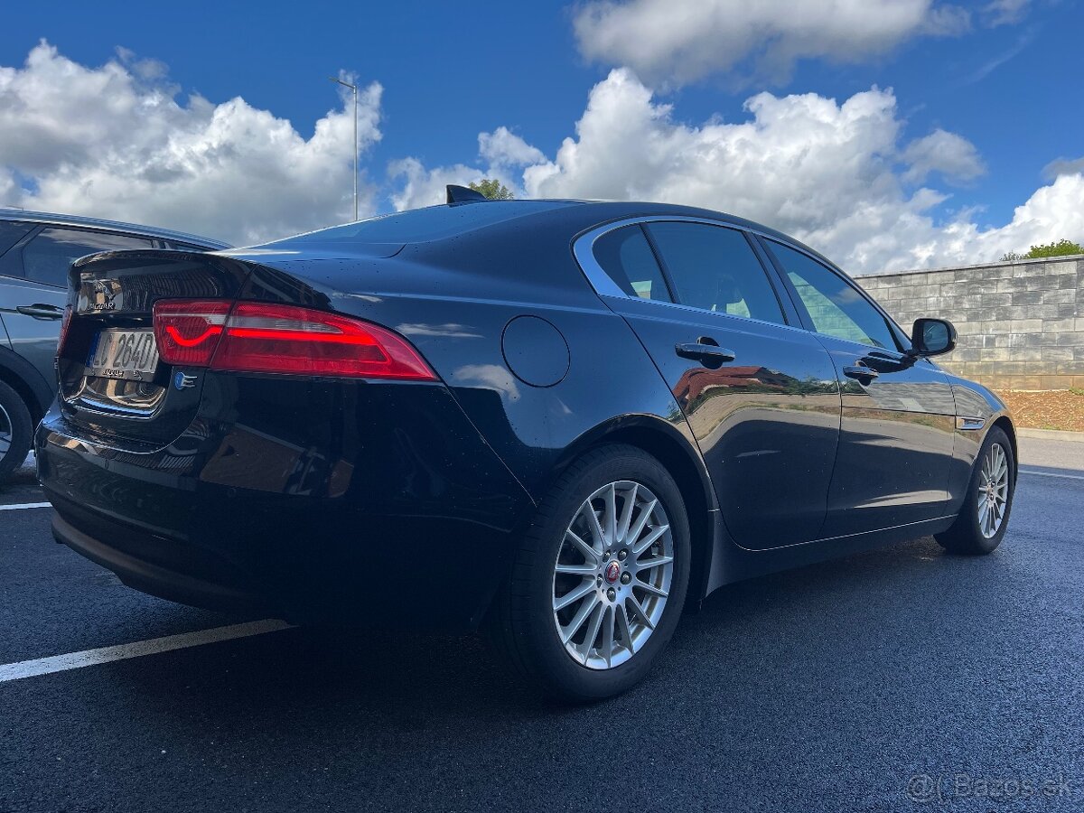 Jaguar XE 2.0D Prestige - 5