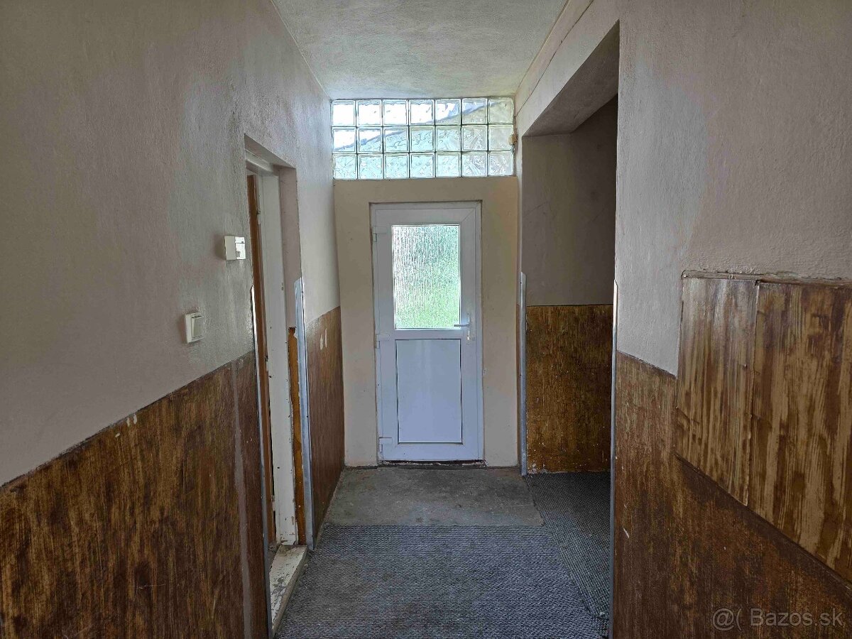 Dulovce - RODINNÝ DOM so 700 m2 POZEMKOM - 5