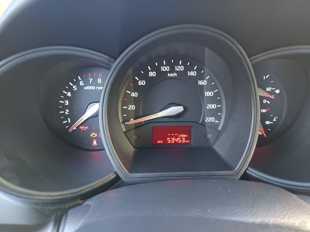 Predám KIA RIO sedan 1,2 málo jazdená - 5