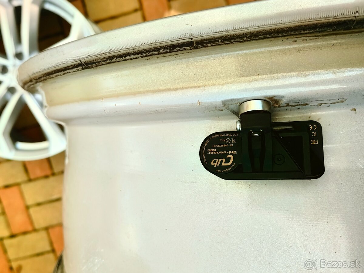 Dezent - Toyota Rav4, Honda 5x114,3 r19 - 5