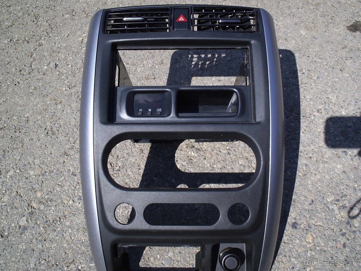 Suzuki Jimny plasty interiéru - 5