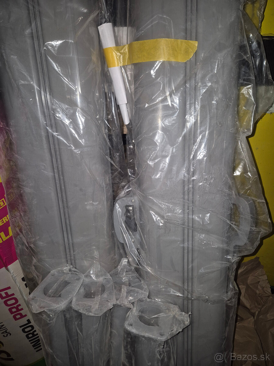 Zaťahovací plot - bočná markíza 12 metrov - 5